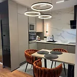 Moderní Hi-tech V Centru Pardubic - Wi-fi, Netflix, Projektor Apartmán