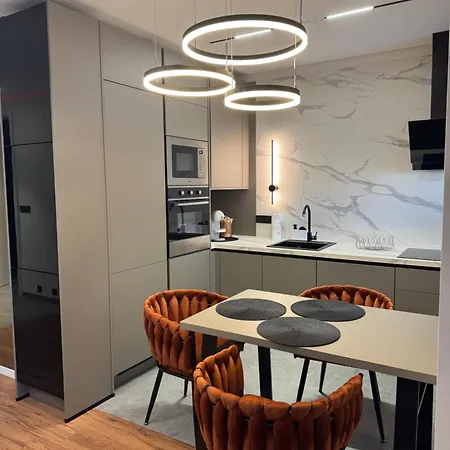 Moderni Hi-tech V Centru Pardubic - Wi-fi, Netflix, Projektor Apartment