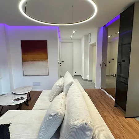 Moderni Hi-tech V Centru Pardubic - Wi-fi, Netflix, Projektor Apartment *