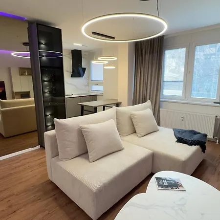 Moderní Hi-tech V Centru Pardubic - Wi-fi, Netflix, Projektor Pardubice