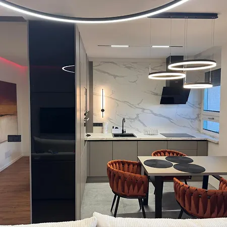Moderni Hi-tech V Centru Pardubic - Wi-fi, Netflix, Projektor * 帕尔杜比采